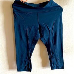 Lululemon Align size 10 Capris. Dark turquoise/blue. 14’ inseam